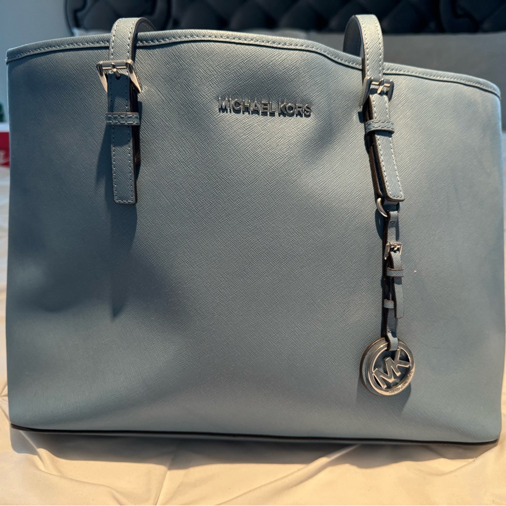 Michael Kors Jet Set Multifunction Tote Sky